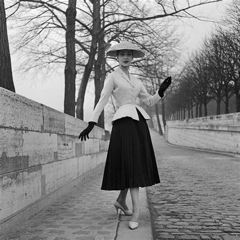 dior new look collection 1947.